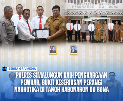 Kasat Narkoba Polres Simalungun menerima piagam penghargaan dari Pemerintah Kabupaten Simalungun atas keberhasilan pemberantasan narkotika dan Operasi Antik Toba 2026.