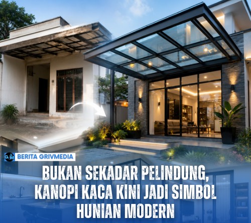 Kanopi kaca modern dengan rangka aluminium hitam pada rumah minimalis mewah di Pematangsiantar.