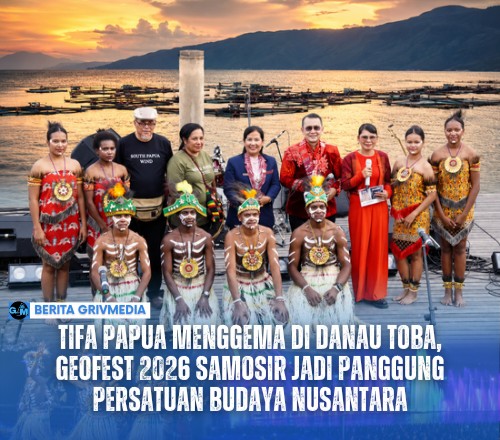 Penampilan penari KSBN Papua Selatan mengenakan busana adat Papua dan ulos Batak di panggung Geotourism Festival 2026 Waterfront City Pangururan, Kabupaten Samosir.